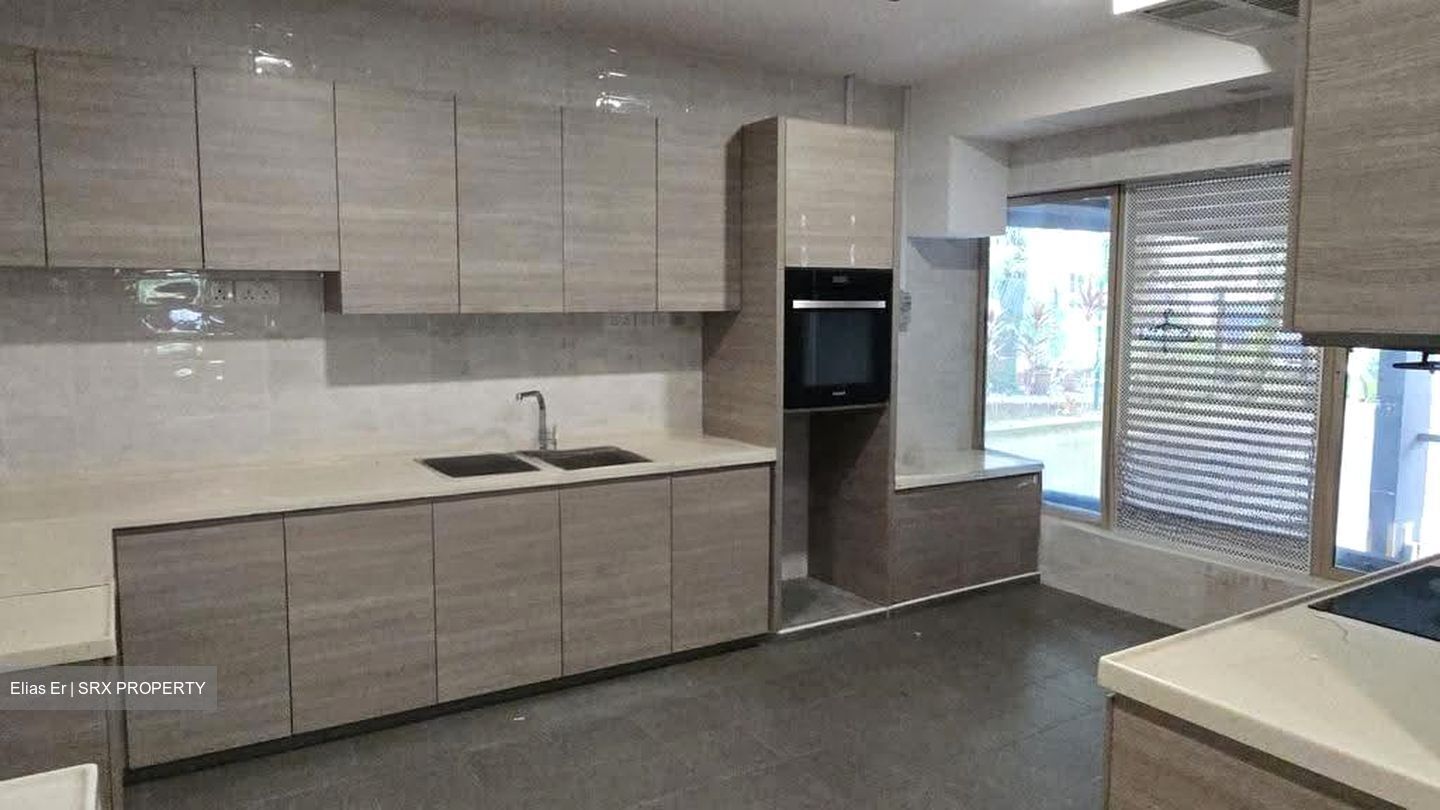 Crystal Court (D10), Shop House #613752311